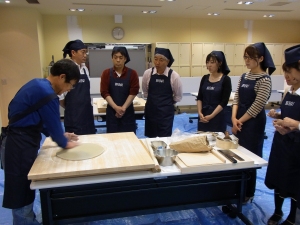 東京ガス「厨ＢＯ！SHIODOME」にて職人館北沢正和氏による料理セミナーの模様。